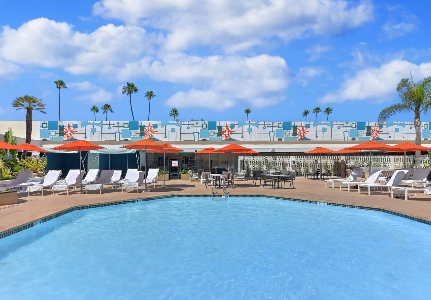 Beverly-Hilton-Pool-82