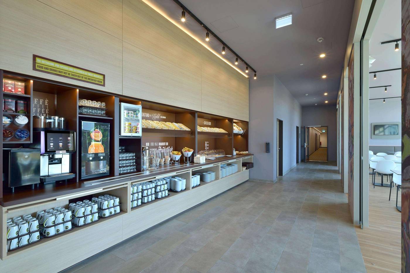 B-B-Hotel-Koln-Ehrenfeld-Restaurant-10