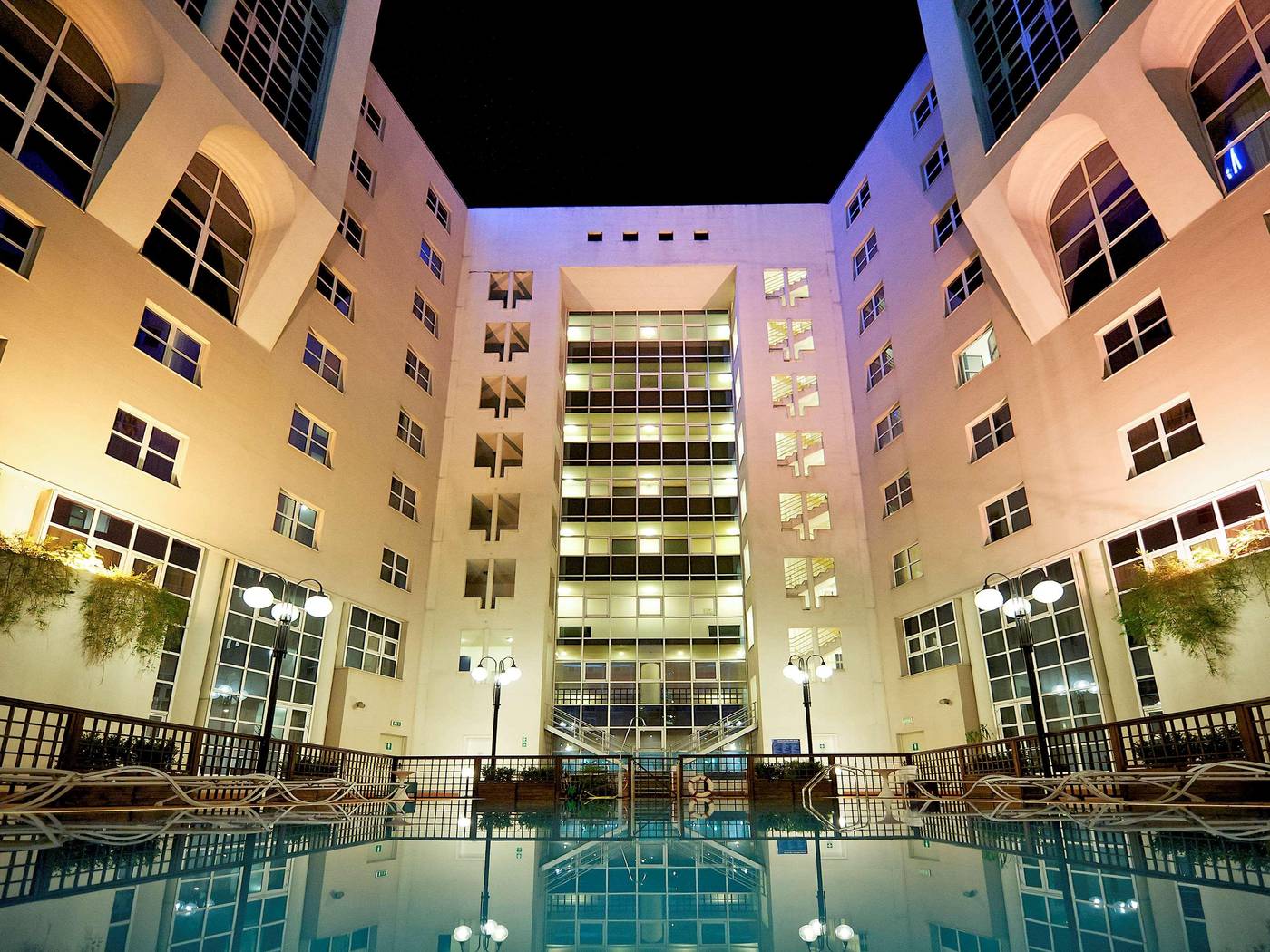 Novotel-Firenze-Nord-Aeroporto-Pool-4