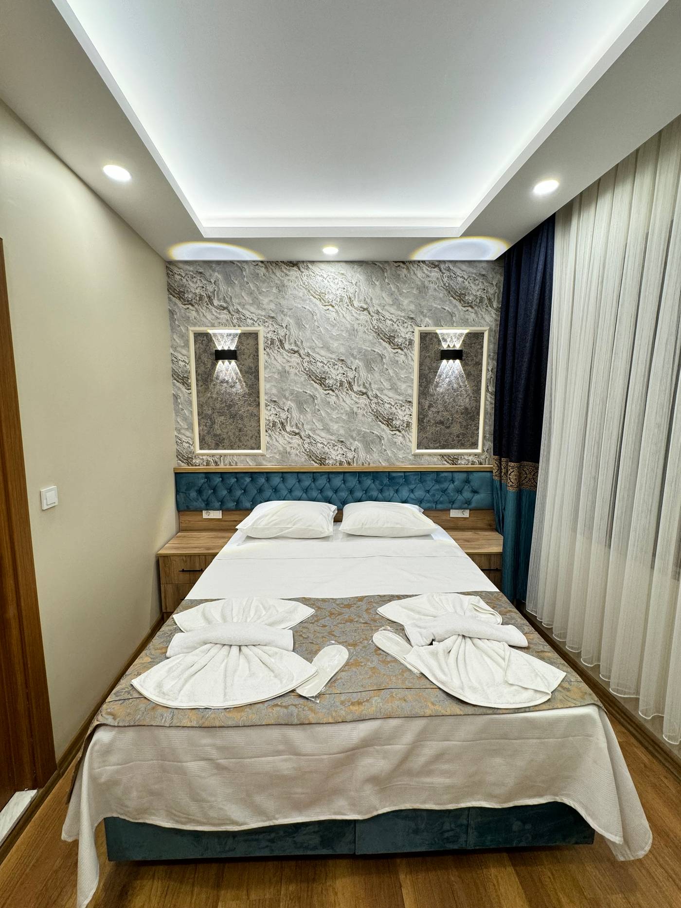 Riverside-Hotel-Room-12