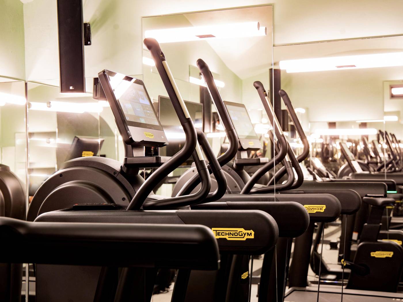 25hours-Hotel-Piazza-San-Paolino-Sports-and-Entertainment-77