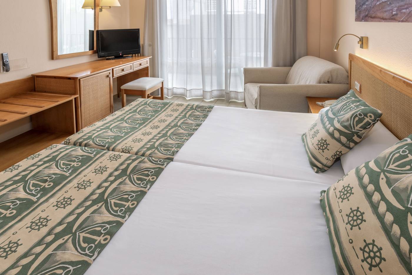 Oasis-Tossa-Room-22