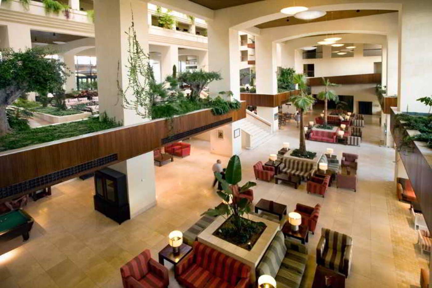 Puerto-Antilla-Grand-Hotel-Lobby-27