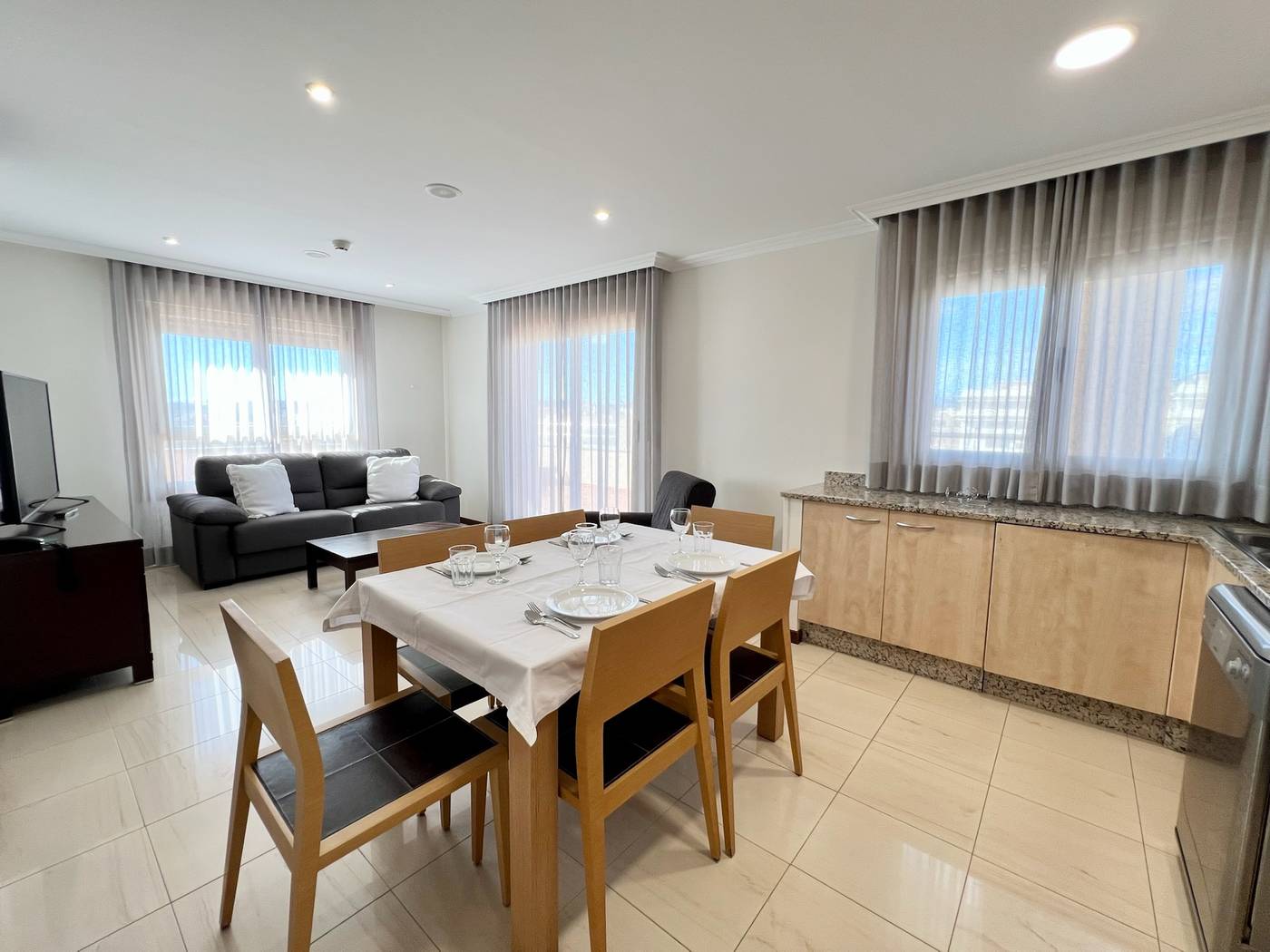 Mediterraneo-Real-Room-25