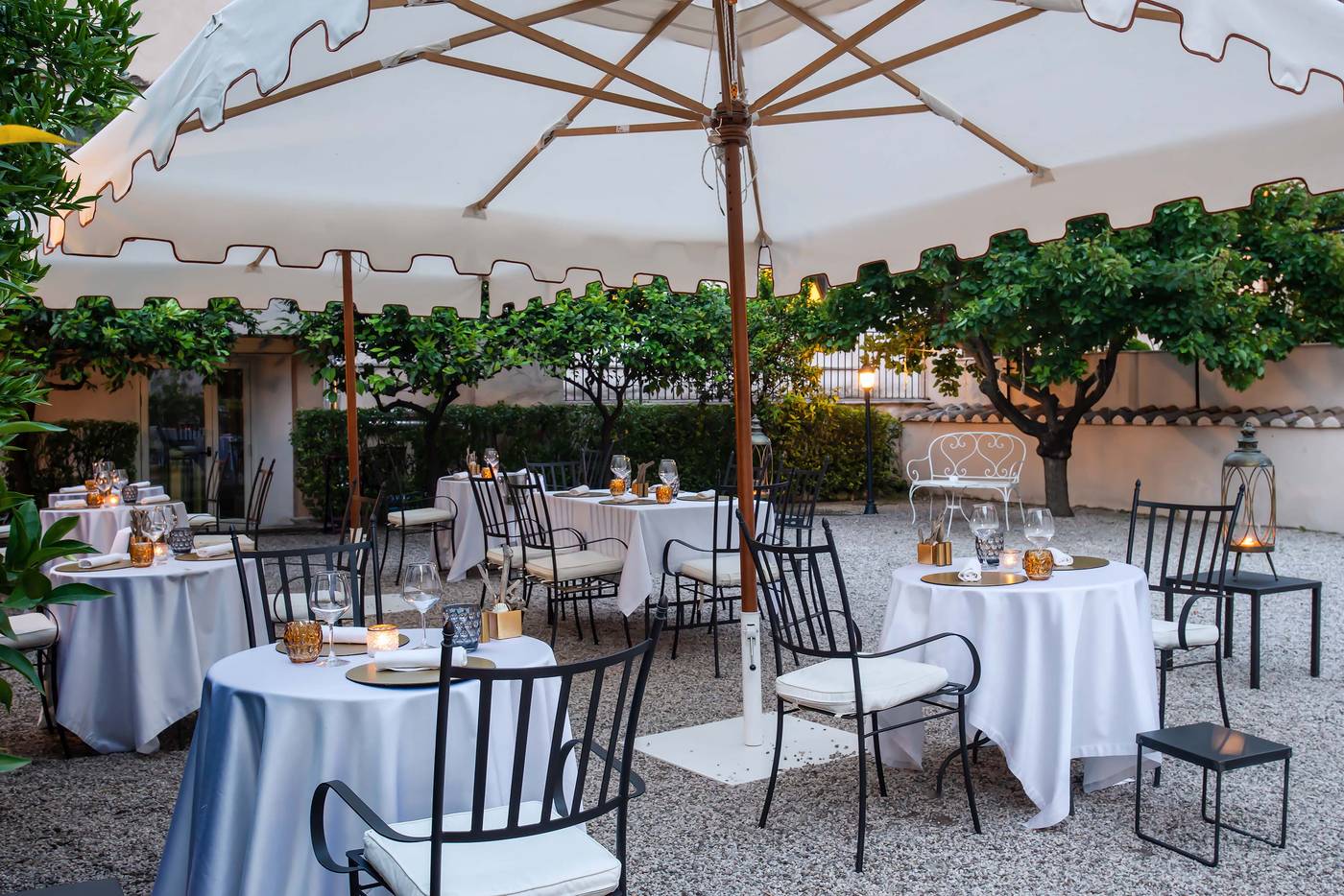 Donna-Camilla-Savelli-Bar-40