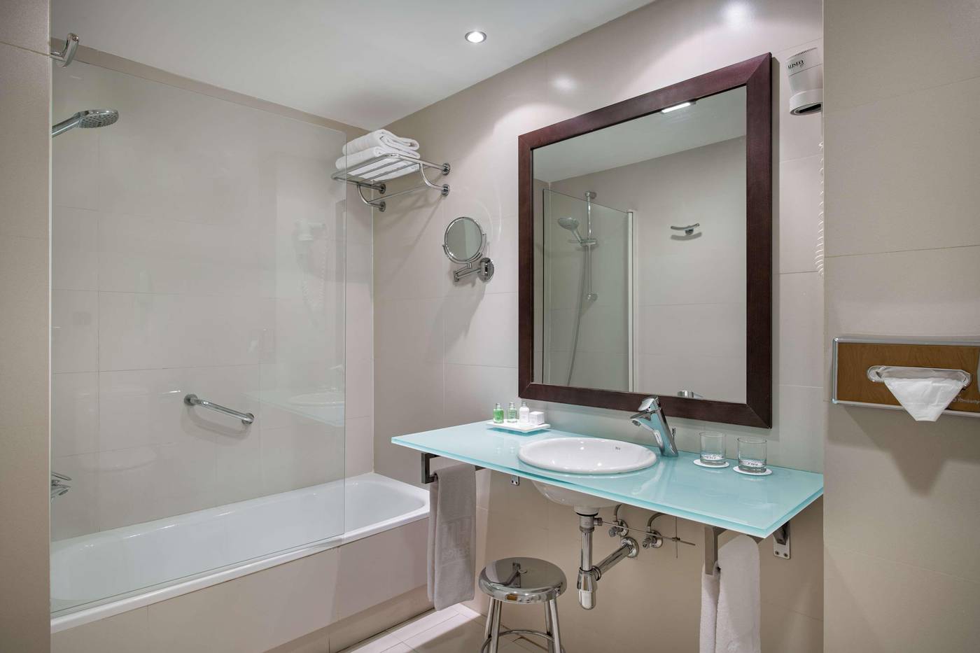 NH-Paseo-de-la-Habana-Room-38