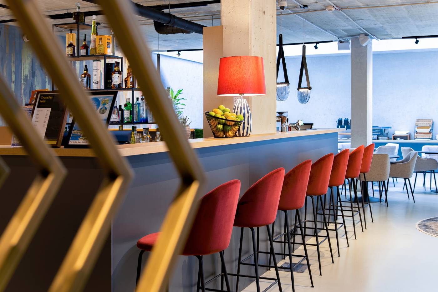 The-Amberlyn-Suite-Hotel-Bar-15