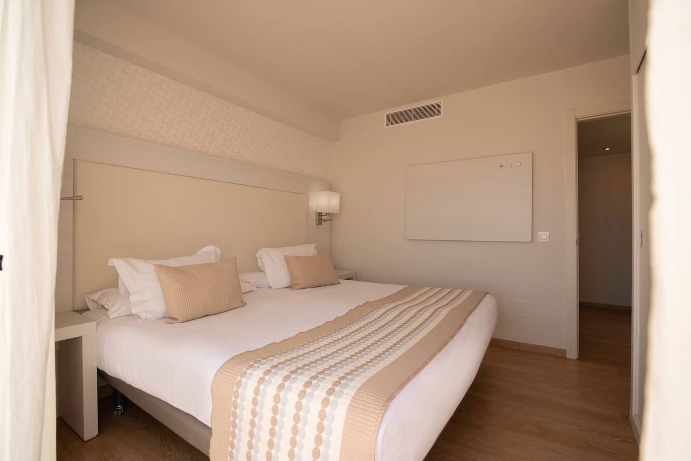 Aequora-Lazarote-Suites-Room-38