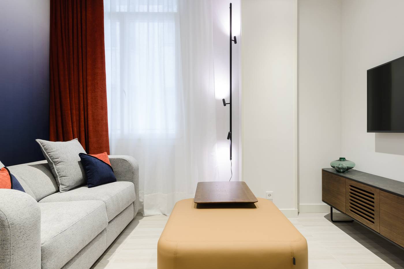 Smartrental-Collection-Gran-Via-Centric-II-Room-61