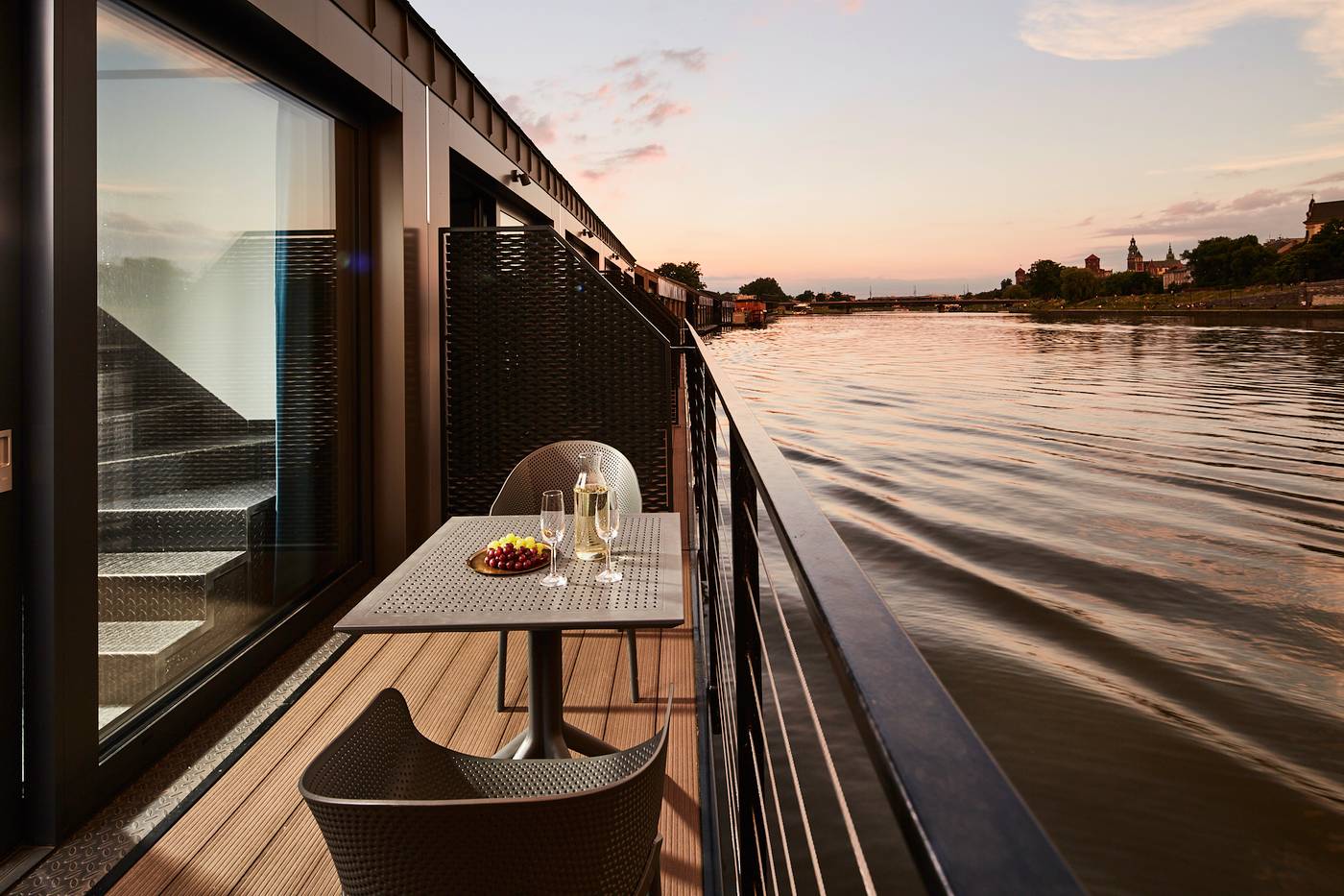 New-Port-Hotel-Terrace-49