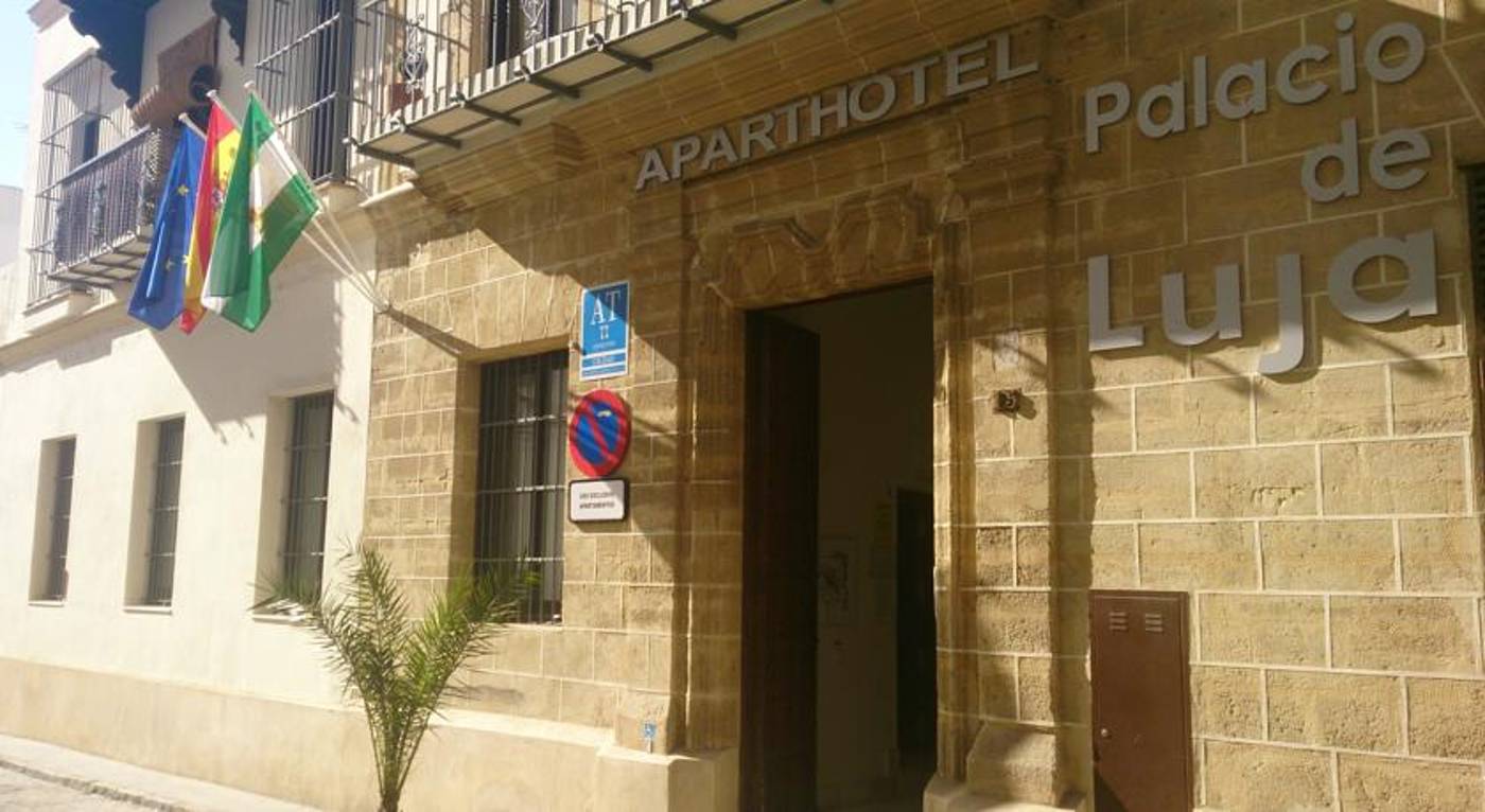 AT-Palacio-de-Luja-General-view-8