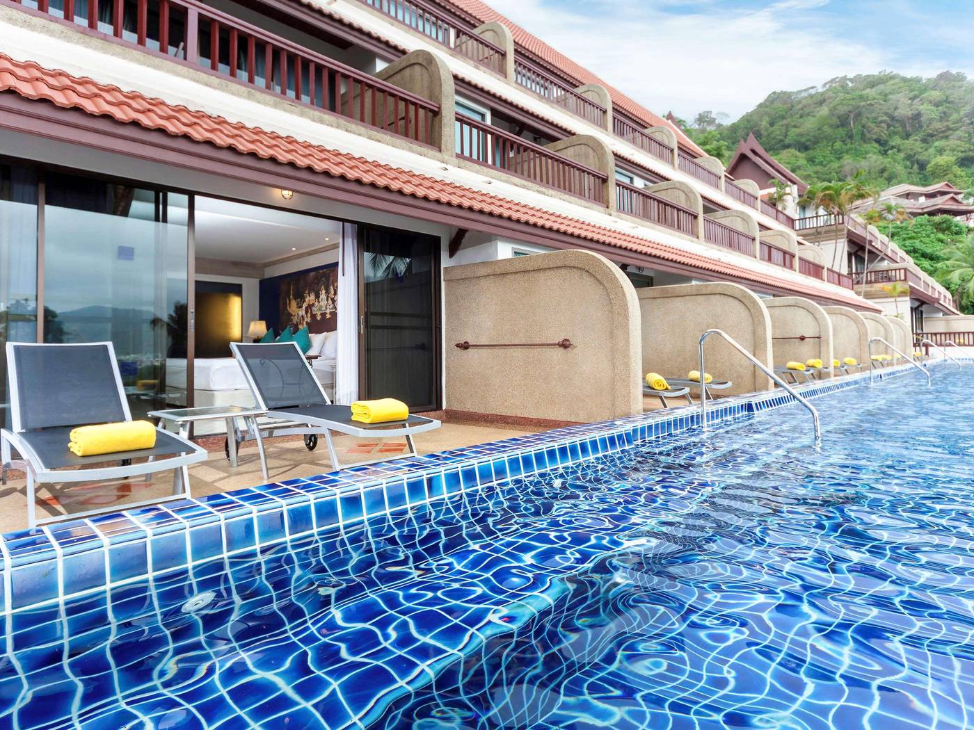 Novotel-Phuket-Resort-Room-10