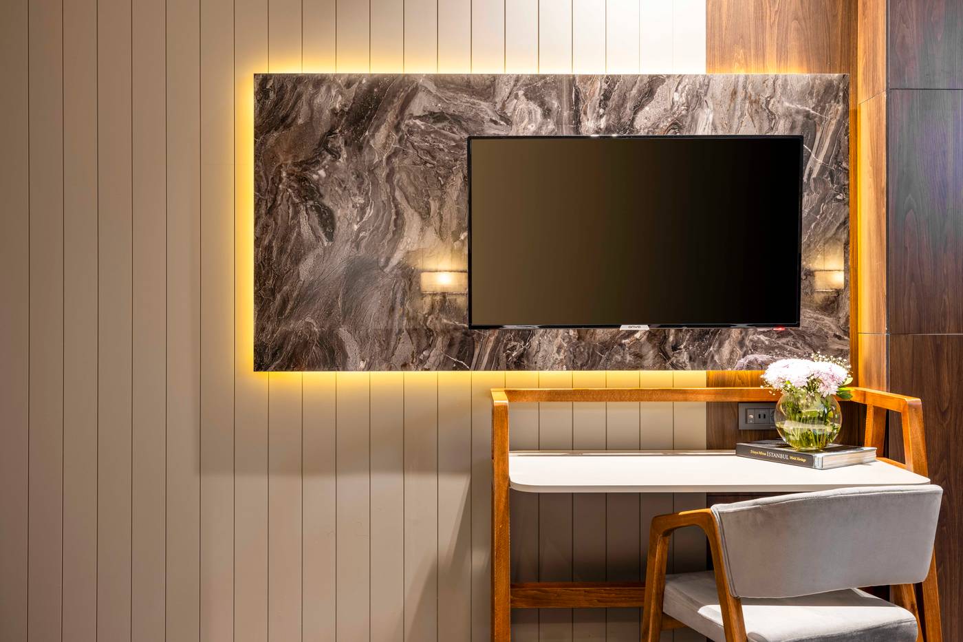 Ezkar-Bathonea-Art-istanbul-Room-18