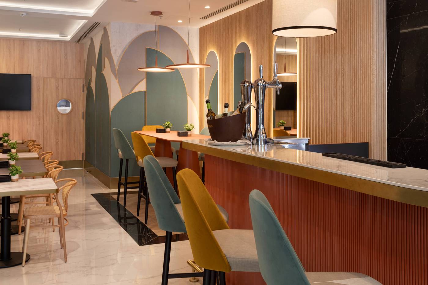 Senator-Gran-V----a-70-Spa-Bar-13