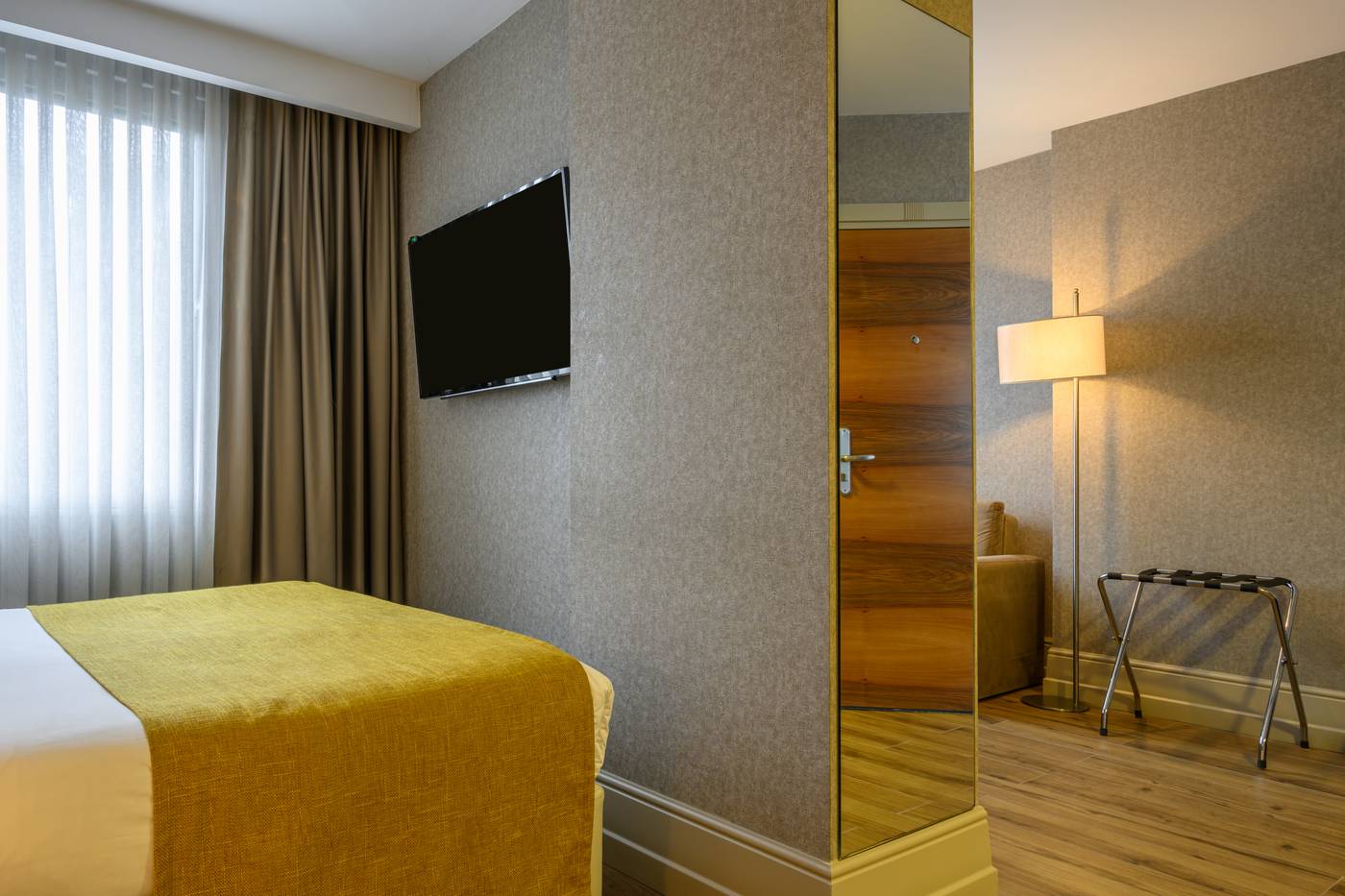 Ramada-Istanbul-Grand-Bazaar-Room-28