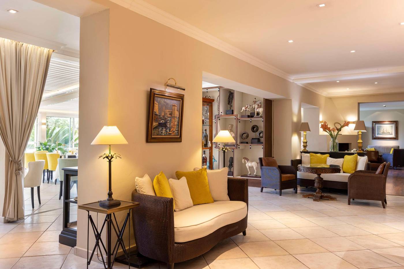 Best-Western-Premier-Montfleuri-Bar-72