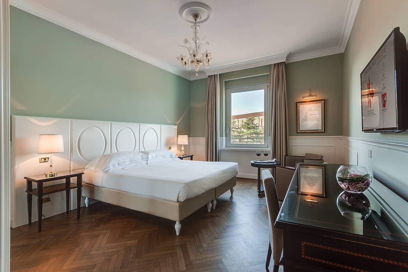 Plaza-Lucchesi-Room-4