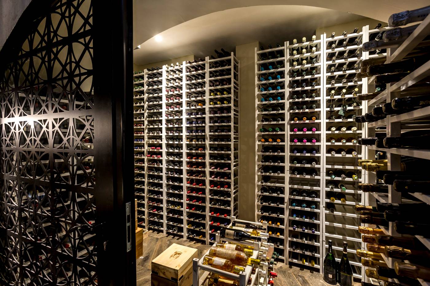 The-H-All-Tailor-Suite-Roma-Bar-8