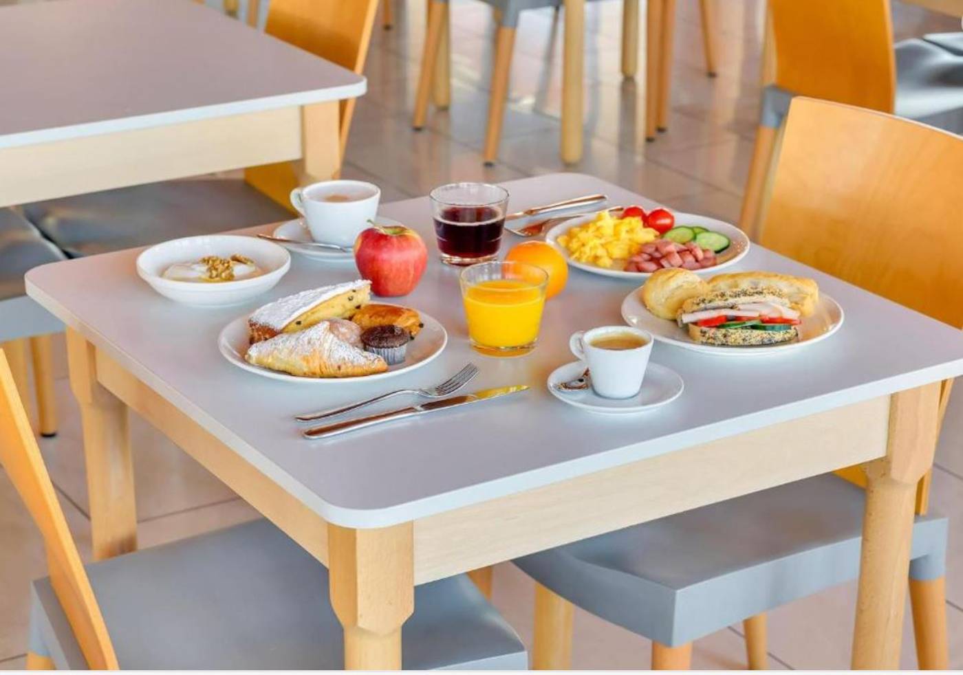 B-B-Hotel-Milano-La-Spezia-Bar-25