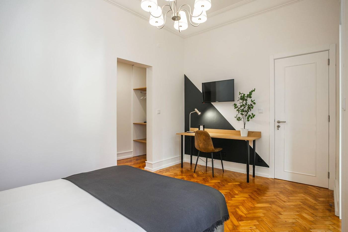 Home-Out-Rooms---Apartments-Room-39