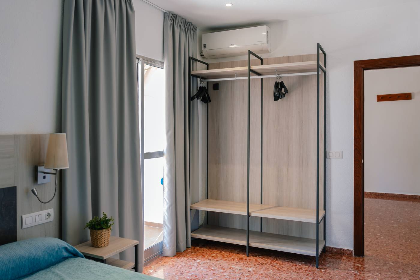 Port-Europa--Room-25