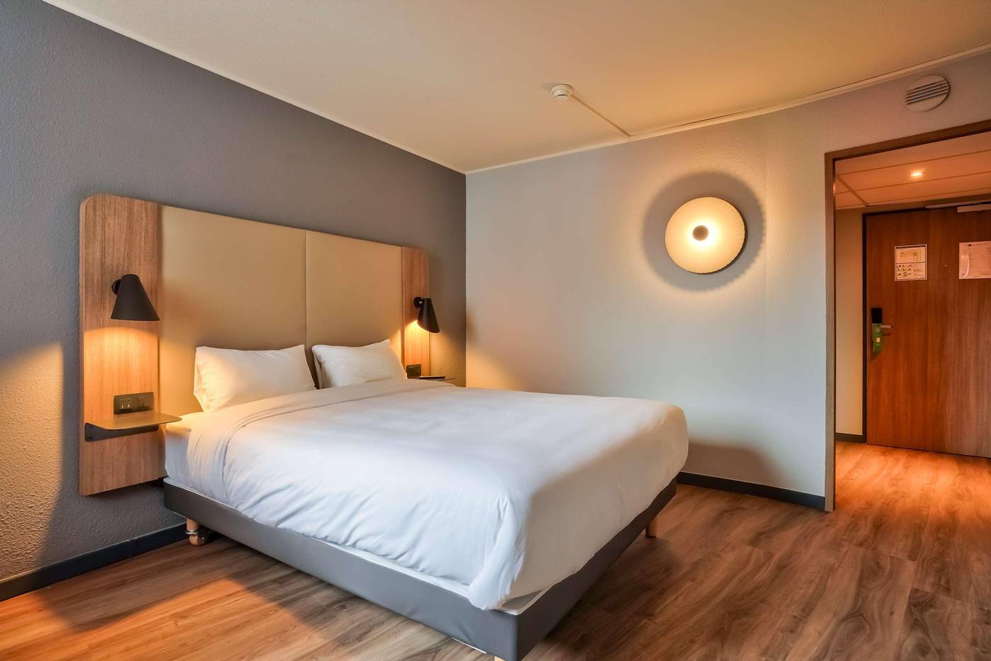 Campanile-Paris-Ouest---Pont-de-Suresnes-Room-28