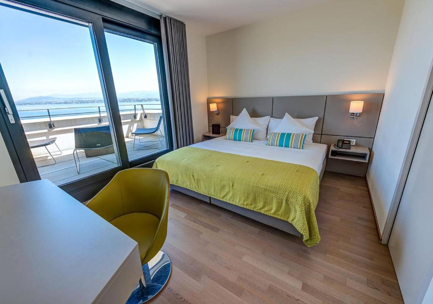 Lake-Geneva-Hotel-Room-22