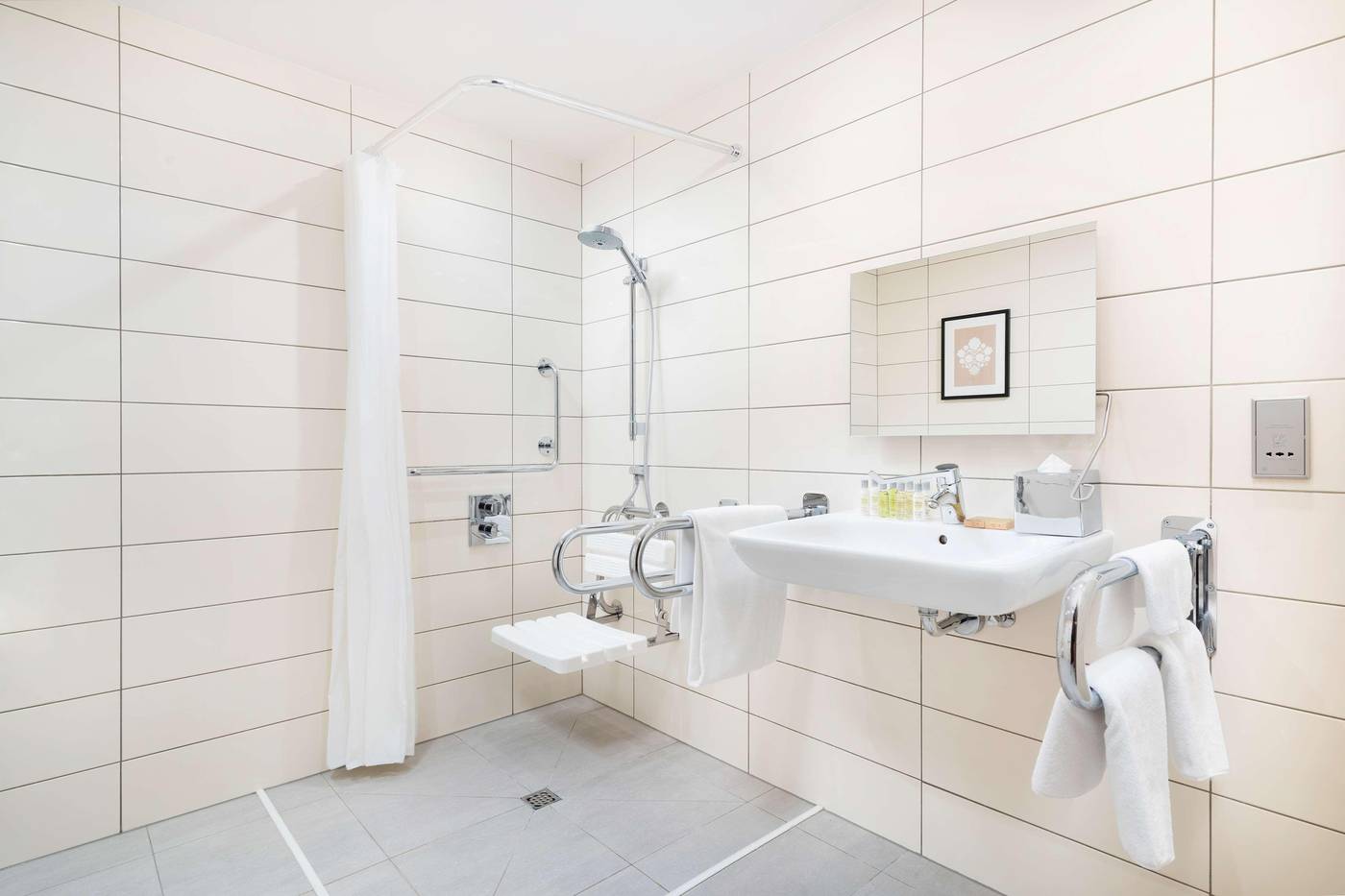 DoubleTree-by-Hilton-Krakow-Hotel---Convention-Cen-Room-48