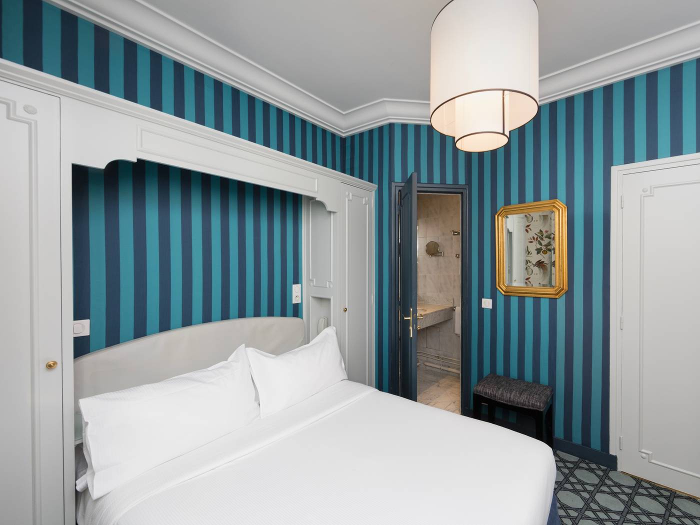 Saint-Germain---Paris-Room-24