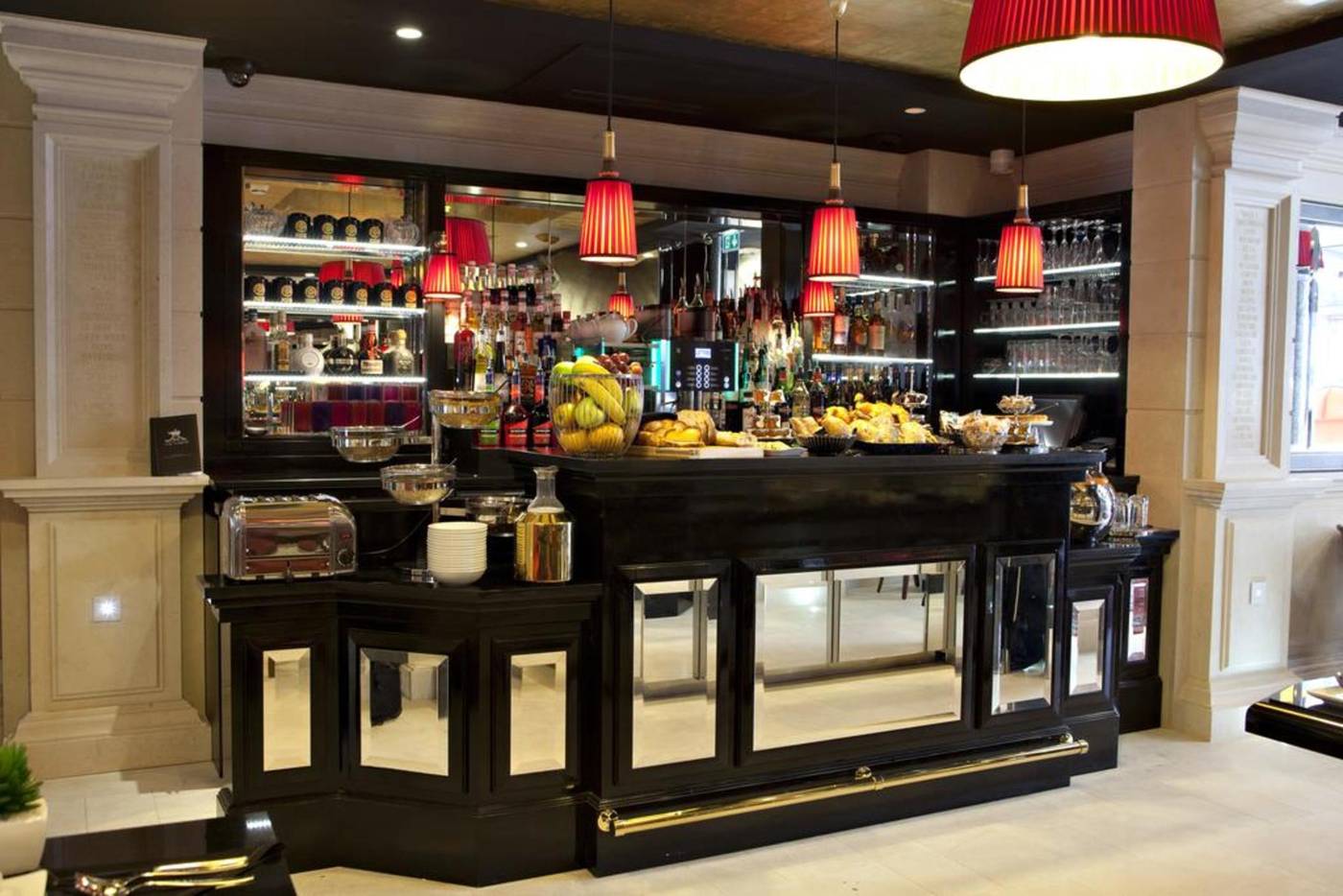 Maison-Albar-Hotels-Le-Champs-Elysees-Bar-7