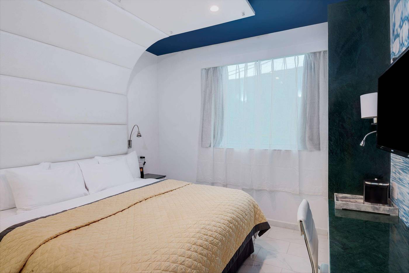 Wyndham-Garden-Brooklyn-Sunset-Park-Room-18