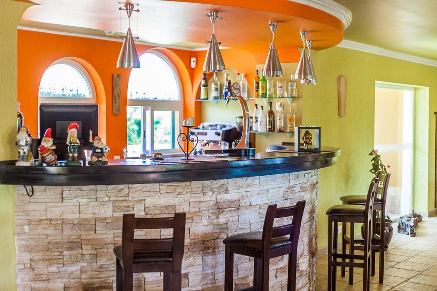 Montinho-de-Ouro-Bar-29