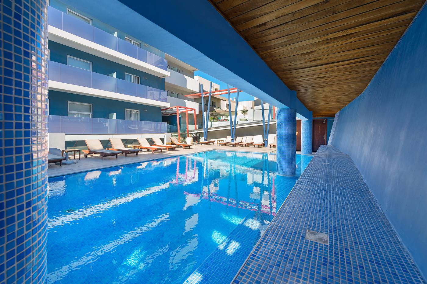 Semiramis-Pool-44