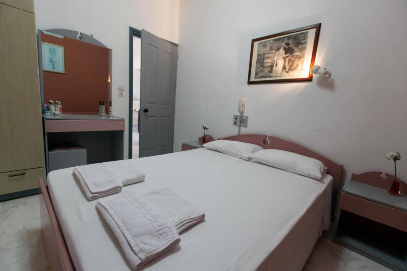 Top-Hotel-Room-35