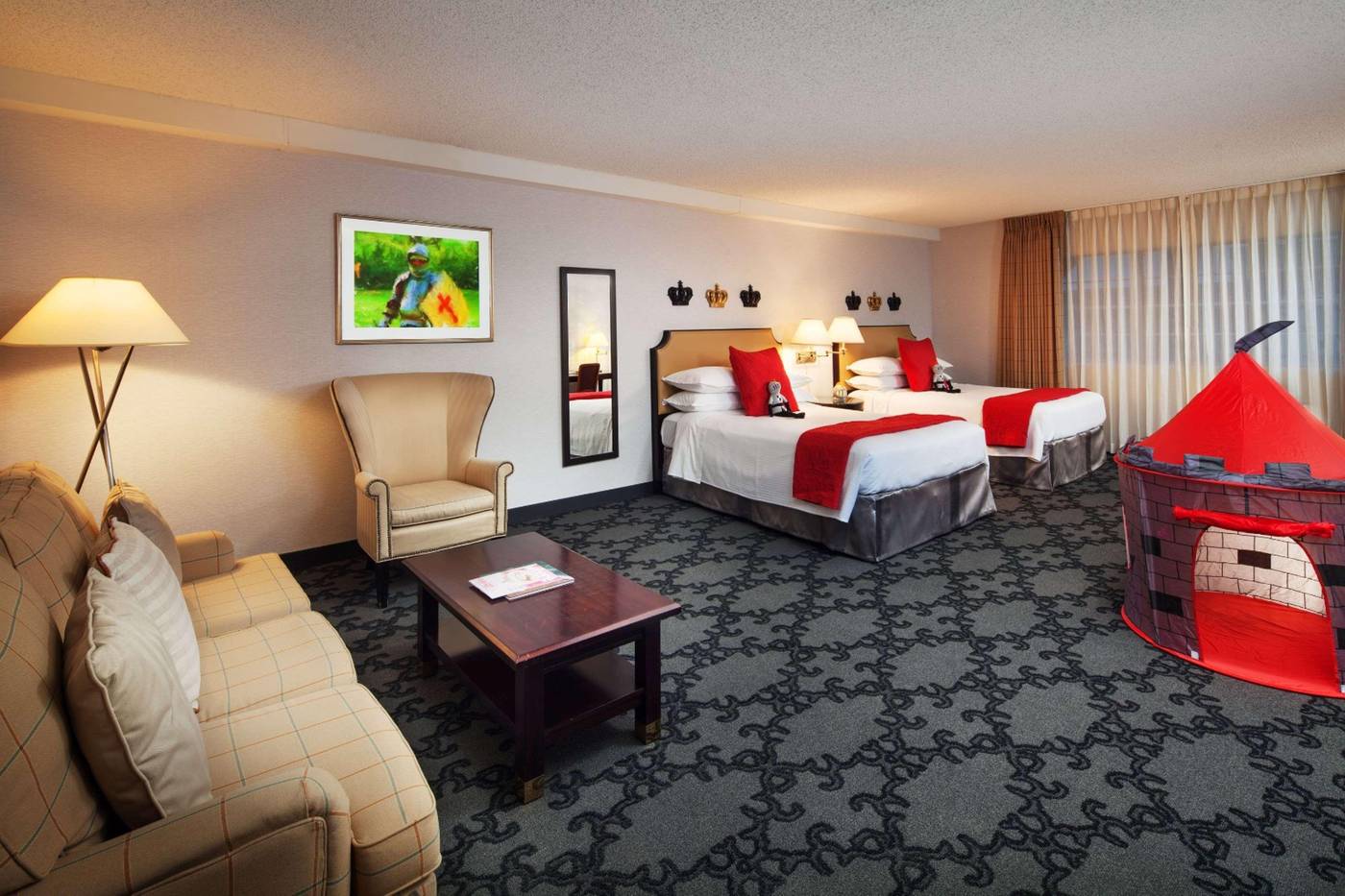 Anaheim-Majestic-Garden-Hotel-Room-20