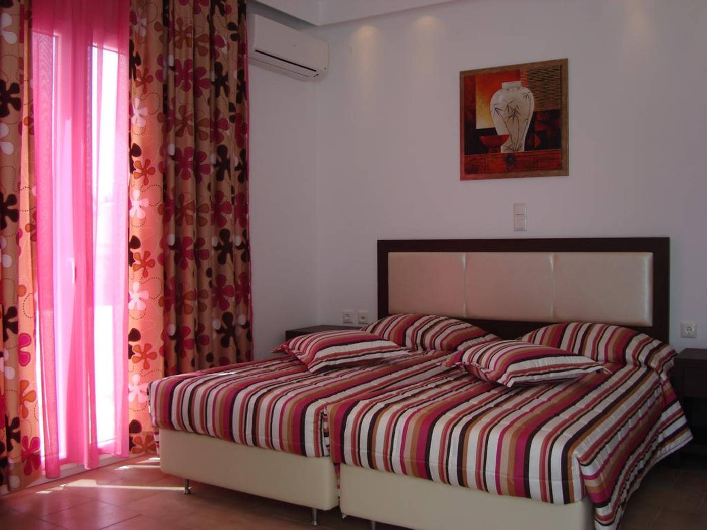 Elena-Studios---Suites-Room-9