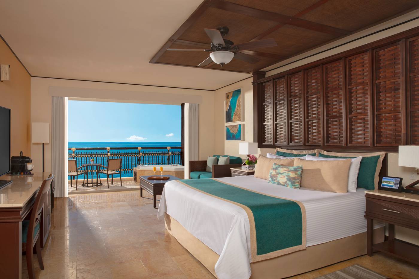 Dreams-Riviera-Cancun-Resort---Spa-Room-25