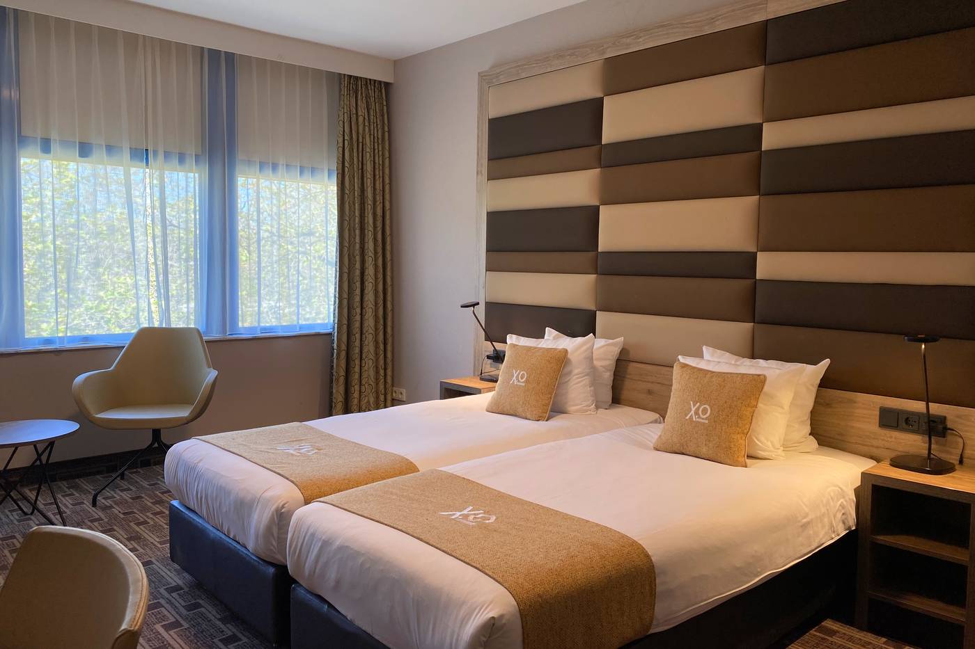 XO-HOTELS-Blue-Square-Room-16