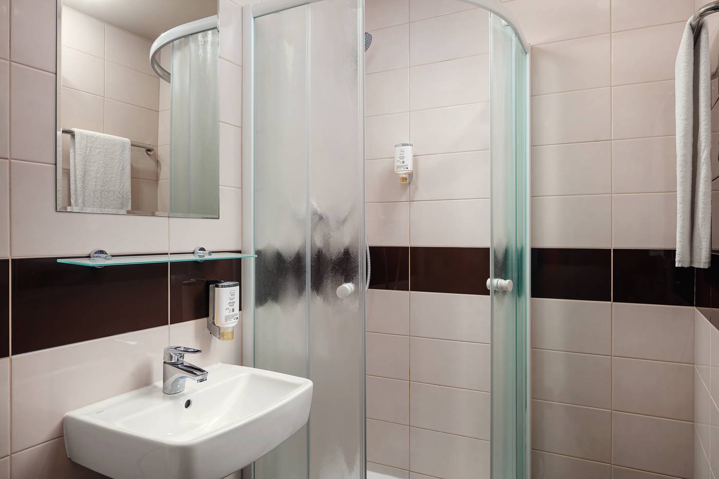 Superior-Hotel-Room-29