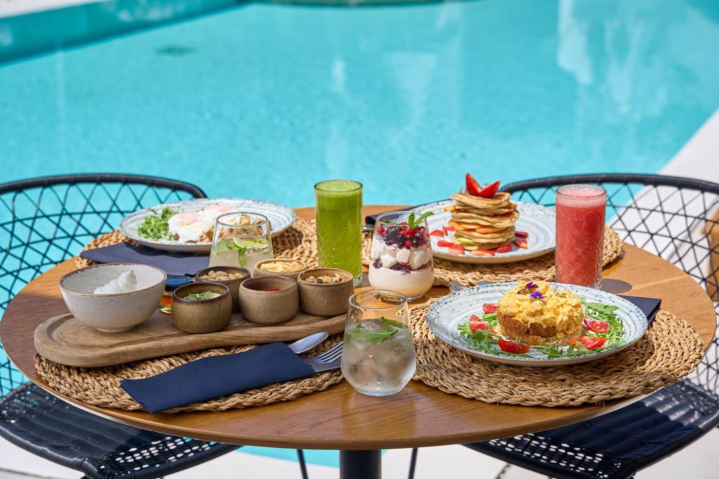 Adorno-Suites-Mykonos-Restaurant-18