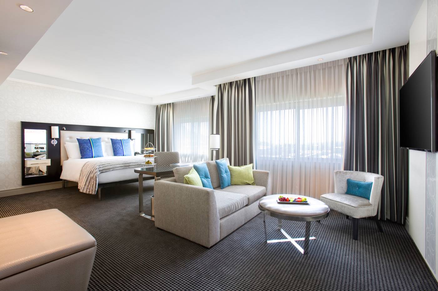 Southern-Sun-Cape-Town-Waterfront-Room-11