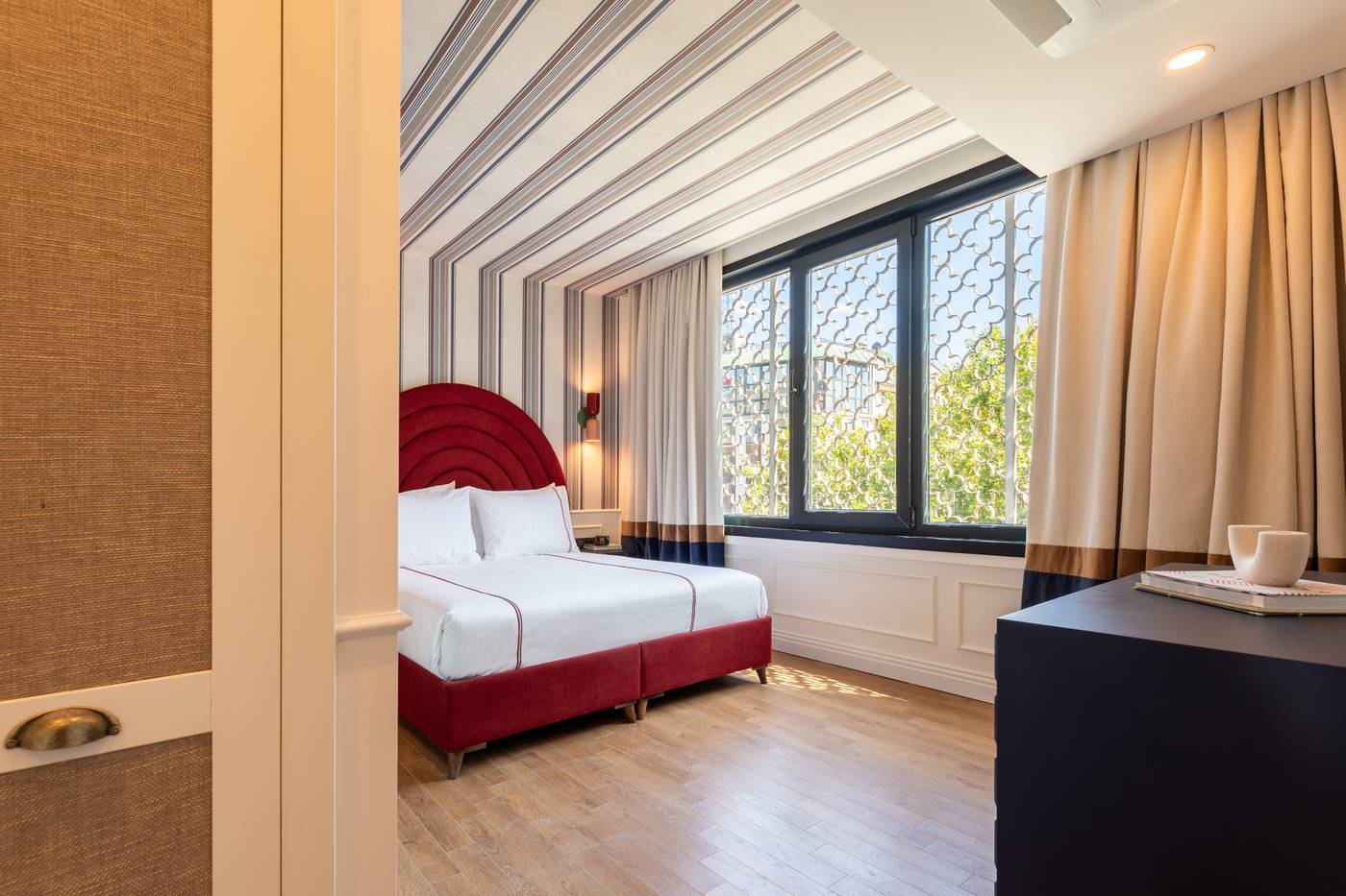 Khai-Hotel-Karakoy-Room-4