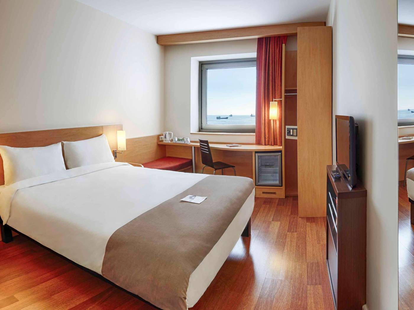 ibis-Istanbul-Zeytinburnu-Room-7
