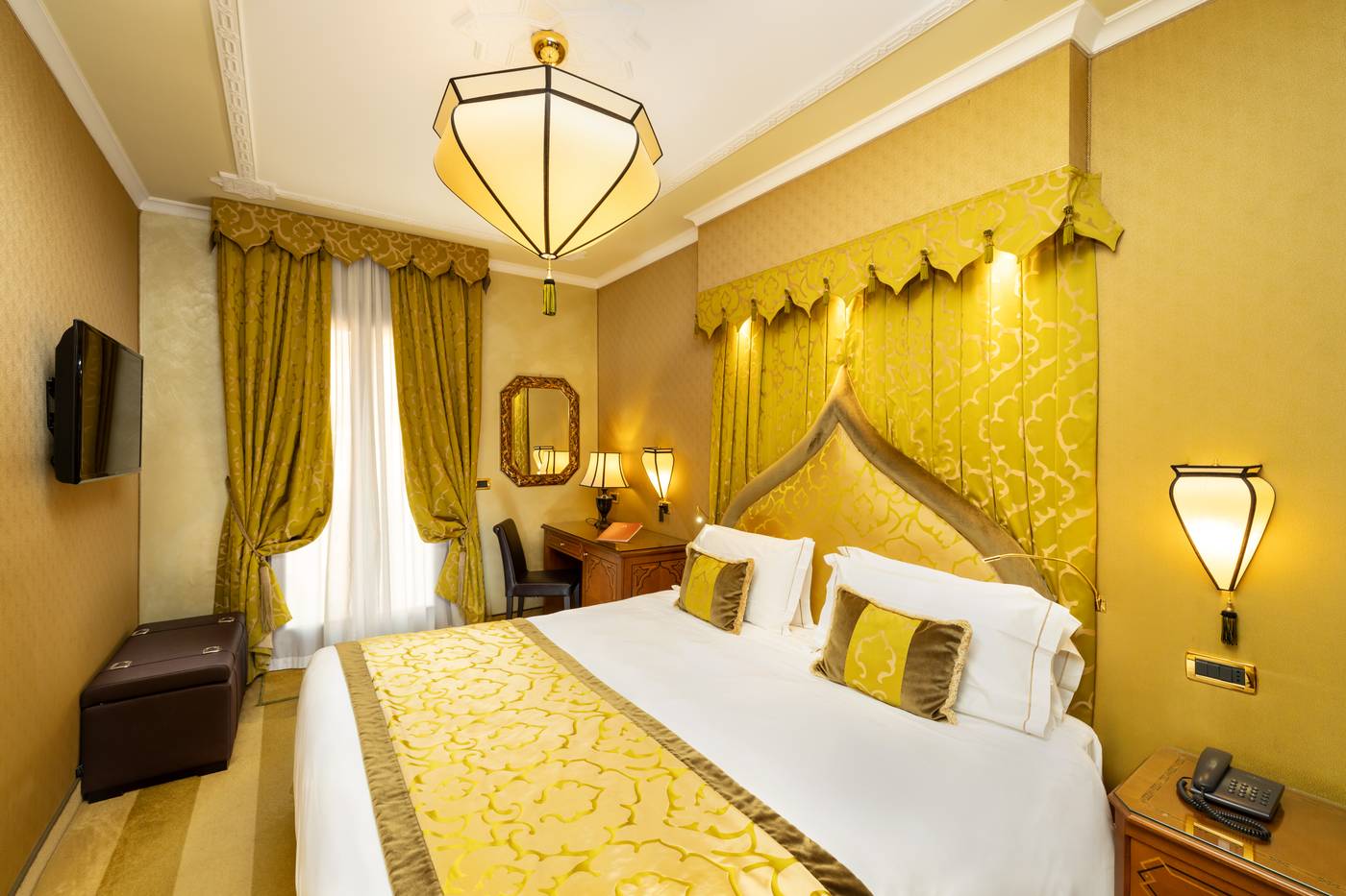 Ai-Mori-d-Oriente-Room-21