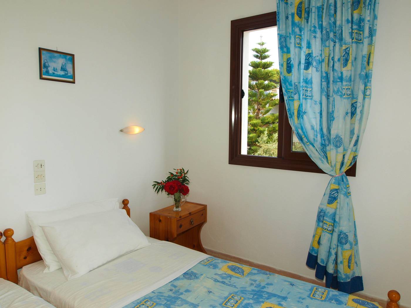 Nikolas-Studios-Room-11