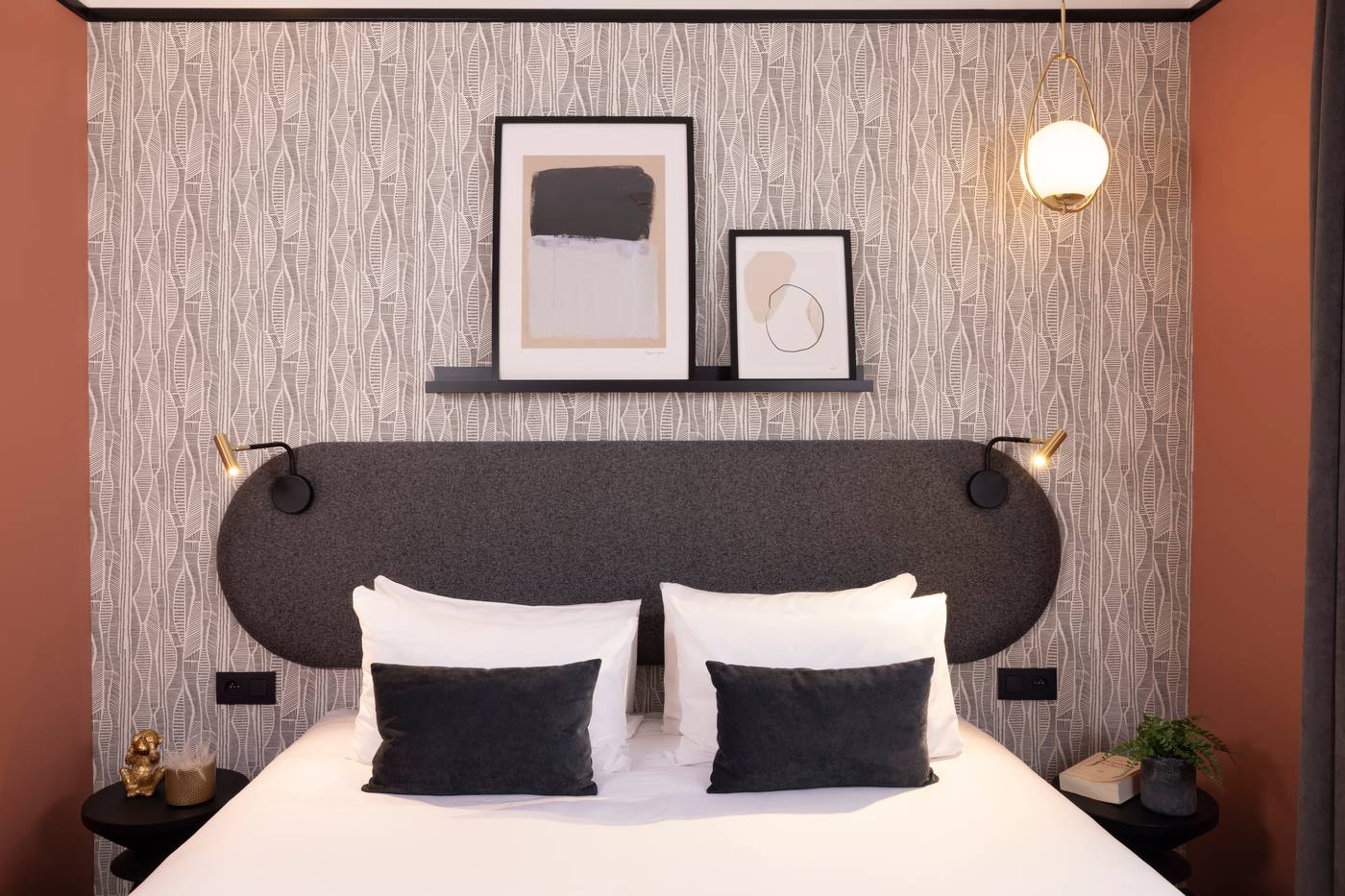 Au-Palais-de-Chaillot-Room-25