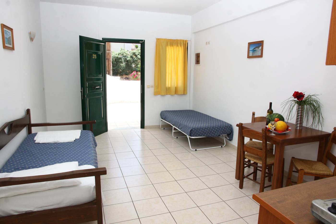 Camari-Gardens-Apartments-Room-19