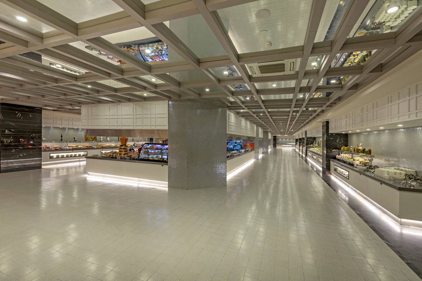 Royal-Seginus-Restaurant-41