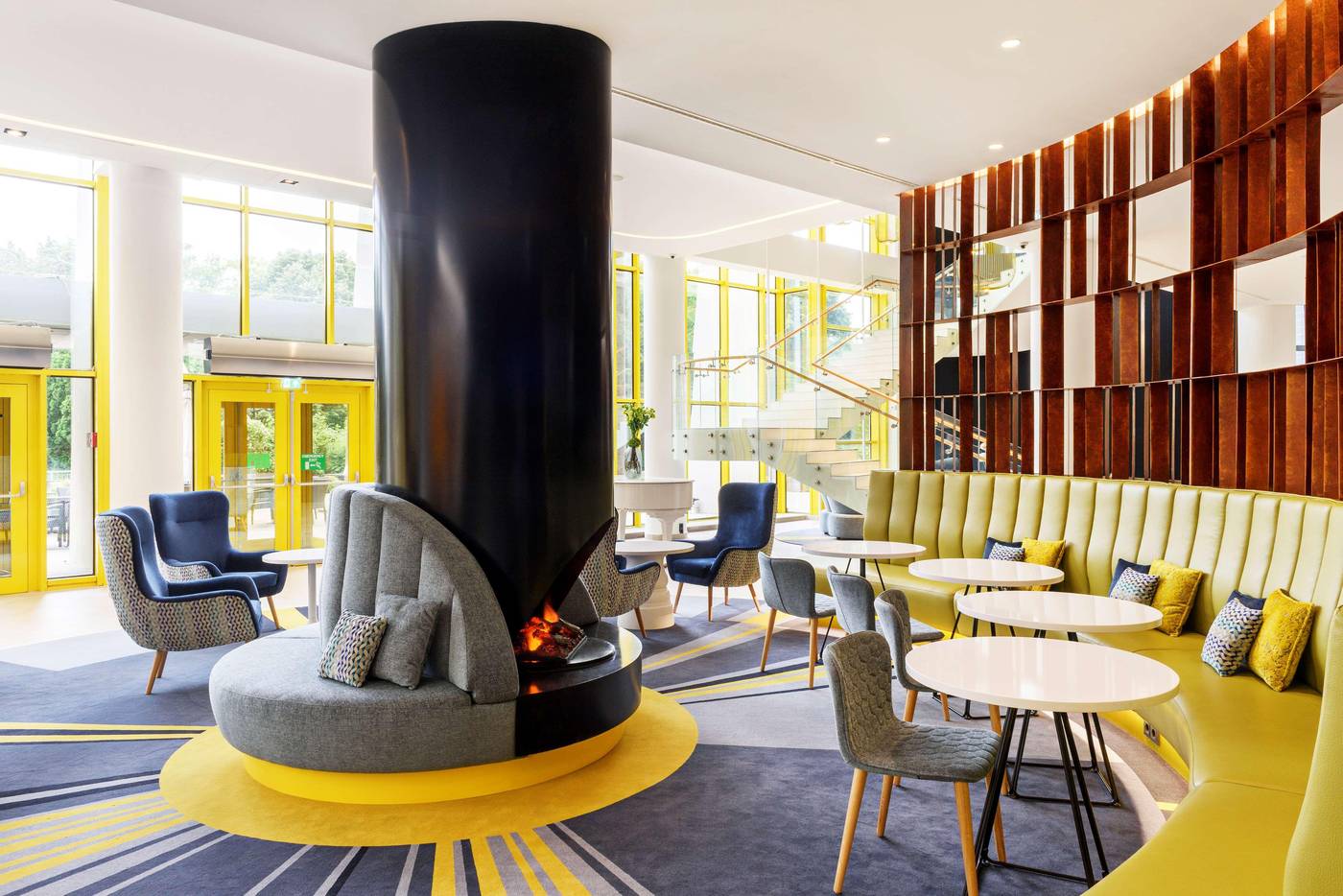 Danubius-Hotel-Helia-Lobby-11