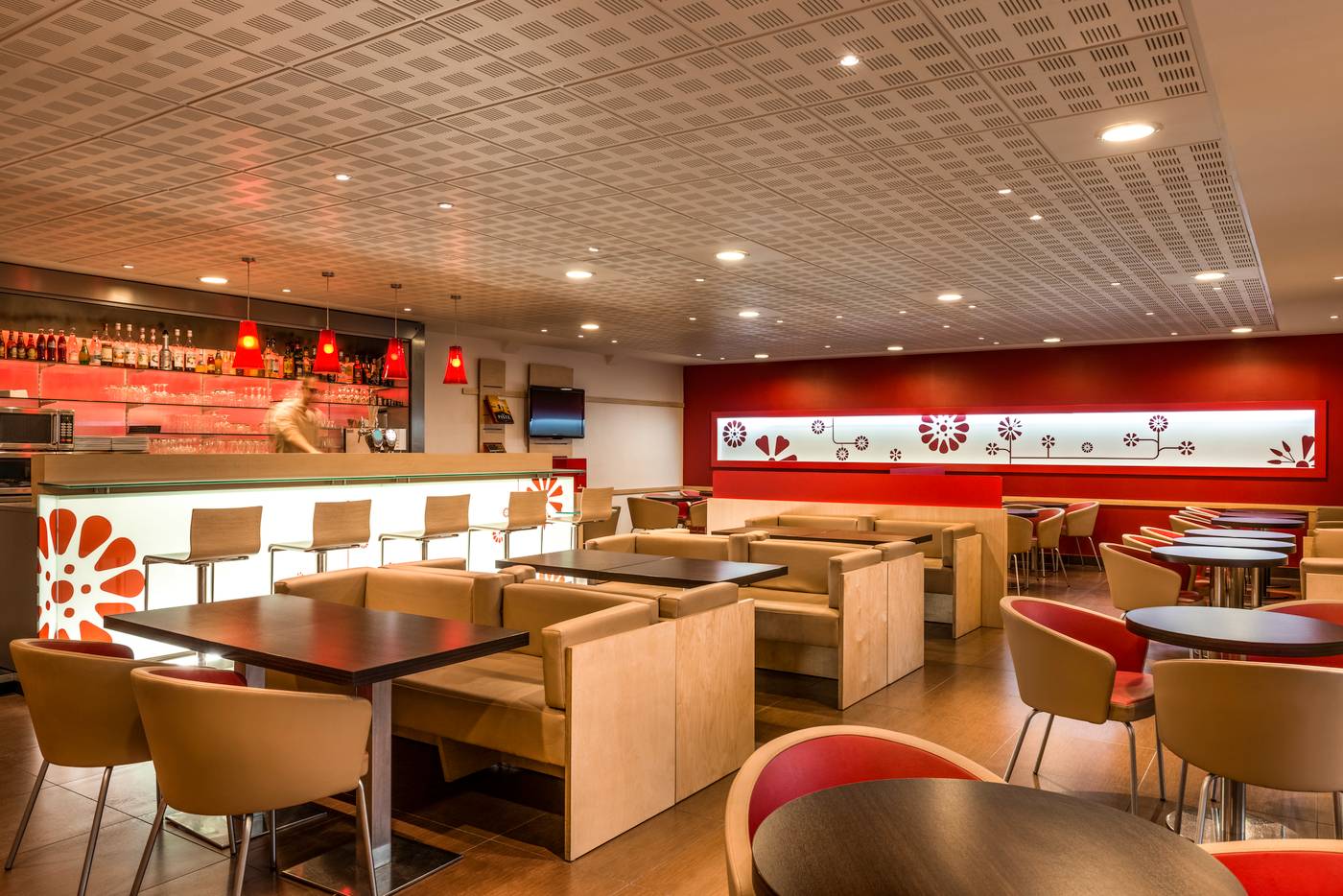 Ibis-Paris-Montmartre-Bar-11